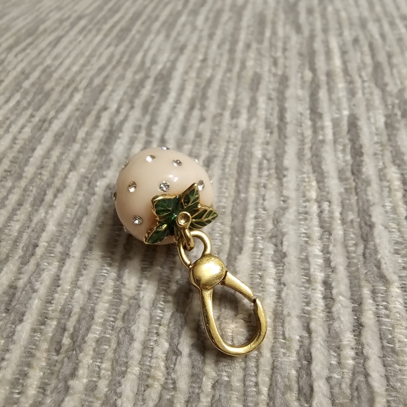 Vintage Juicy Couture Pale Pink Strawberry Charm Pave Crystal Gold♡ - Picture 2 of 5